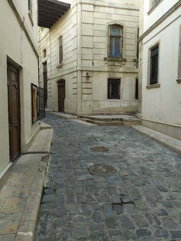 аренда сто: Səbail rayonu içəri şəhər metrosuna yaxın,sahəsi 100 kv/m olan, 1 — 5