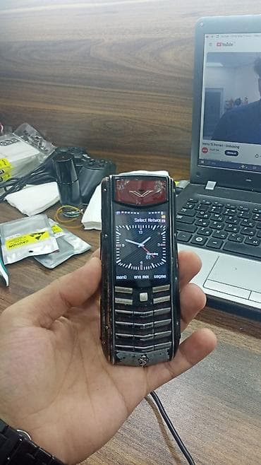 Vertu Ti, 4 GB, rəng - Qırmızı, Düyməli