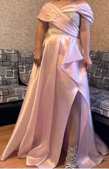 ikinci əl uşaq əşyaları: 1dəfə nişana geyinilib. 380manata alınıb yarı qiymətə satılır — 1