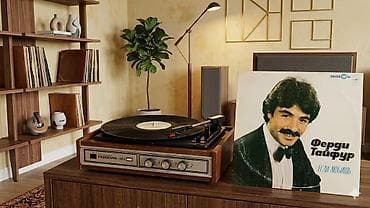 Vinil plastinkalar üçün “Россия-323” elektrofon Kalonkasi ile birlikde