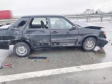 işlemiş tekerler: LADA sedan – ehtiyat hissələri üçün Model: LADA (sedan kuzovlu) Rəng — 4