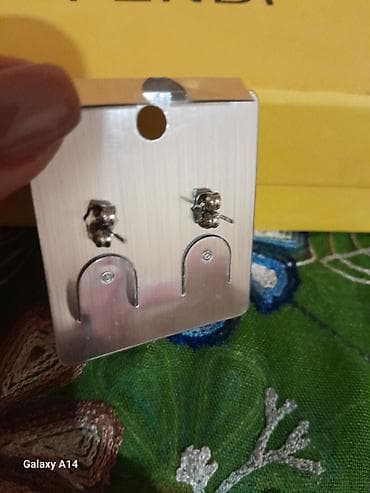 Сумки: Yenidir. damla forması, parlaq zirkon daşlarla bəzədilmiş. - Model — 2