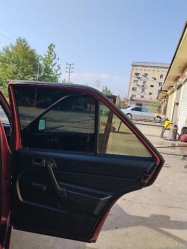 e39 m bufer: Mercedes-Benz 190 (W201): 1.8 l | 1991 il Sedan — 9