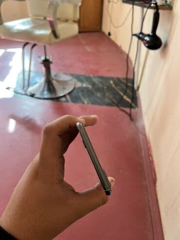 iphone 8 plus kontakt home: IPhone 8 Plus, Qara, Barmaq izi — 3