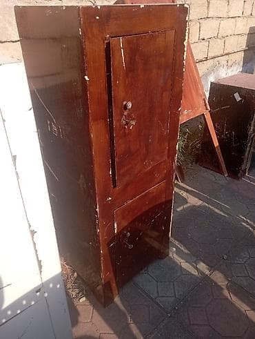 bos kasa: Müxtəlif ölçüdədəmir və qumlu (yanmayan ) seyflərseyf satılır.Real — 10