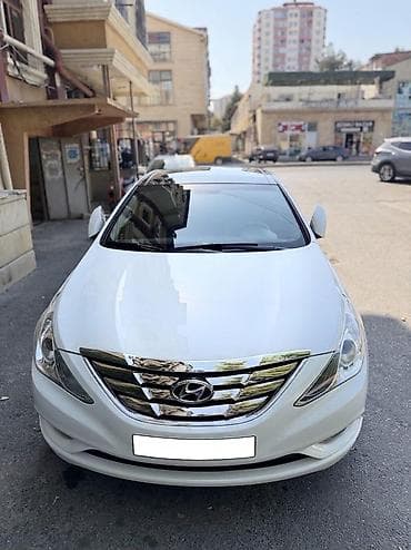 sud ceni: Hyundai Sonata: 2.4 l | 2010 il Sedan — 1