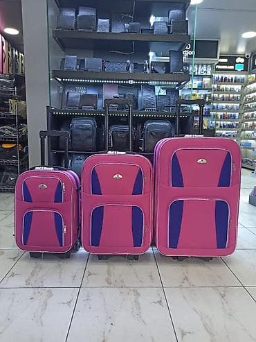 3-lü səyahət çamadan dəsti – parlaq çəhrayı rəngdə, göy detal və