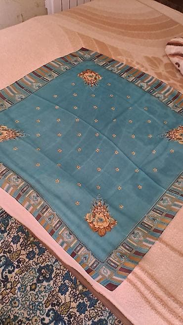 kamplekt qizillar: Kosinka
2 eded 5 azn — 2