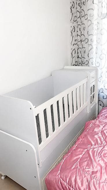 Oğlan və qız üçün, Dördbucaq, Beşik, Matras ilə, Yellənmə mexanizmsiz