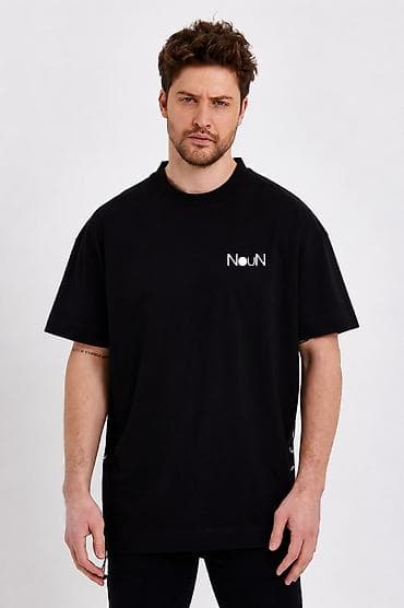 klassik geyim: Uniseks “Noun” T‑shirt - Rənglər: ağ və qara - Minimalist dizayn — 3