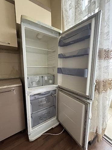 indesit soyuducu: İşlənmiş 2 qapılı Biryusa Soyuducu Satılır, rəng - Ağ — 2