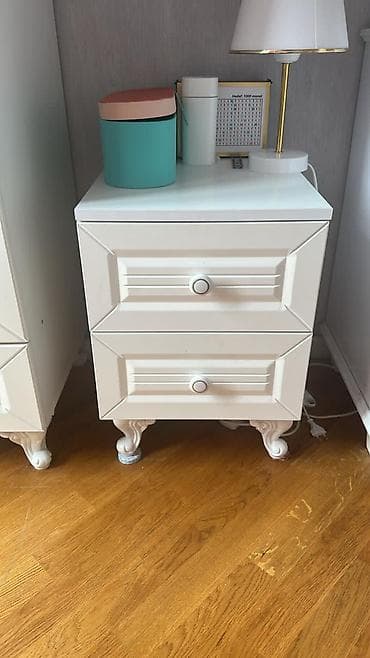 Tumba – 1 ədəd - Rəng: ağ - 2 çekmecəli model, yumru tutacaqlar - Üst