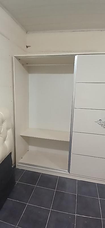 dekor ref: Ağ rəngdə sürgülü şkaf və çarpayı dəsti.Yataq desti satilir; deste — 3