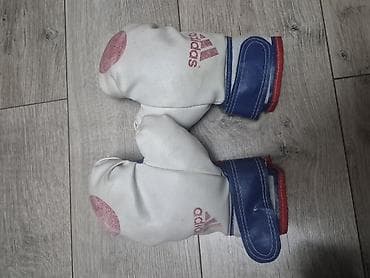 Adidas boks əlcəkləri - Rəng: ağ gövdə, mavi manjetlər, qırmızı
