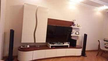 столы из натурального дерева: Б/у, Прямой ТВ стенд, С полками, Деревянный — 1