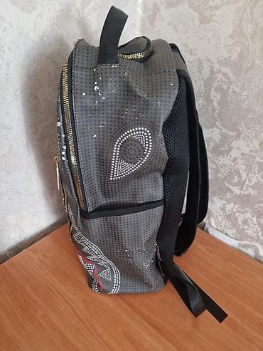 Çantalar: Продаю Рюкзак. Очень качественный. Вместительный. Удобный. Почти — 3