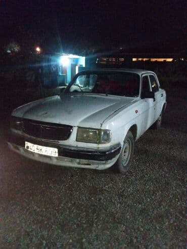 qadınlar ucun maşınlar: GAZ Volga sedan – klassik rus avtomobili - Kuzov: 4 qapılı sedan, ağ — 6