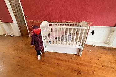 Oğlan və qız üçün, Dördbucaq, Beşik, Dəst ilə, Matras ilə, Yellənmə mexanizmsiz