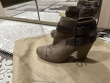 rezin botlar: Qadın botları – dabaqlı, tokalı - Model: qısa boğazlı bot - Rəng — 1