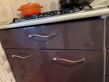 Divan və masa dəstləri: Metbex mebeli satilir. Islek veziyyetdedir,yalniz paylasilan uzun — 2