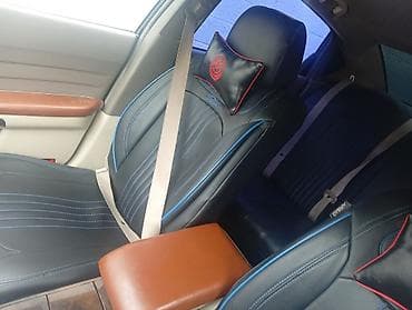 panellerin satisi: Model: Nissan Bluebird Sylphy (təxmini) Kuzov: sedan, mavi rəng Salon — 1