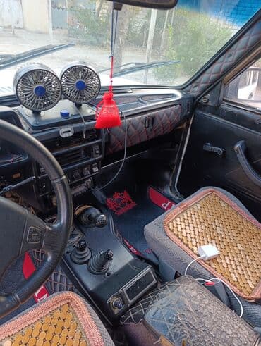 yuk maşını satılır: VAZ (LADA) 4x4 Niva: 1.7 l | Ofrouder/SUV — 5