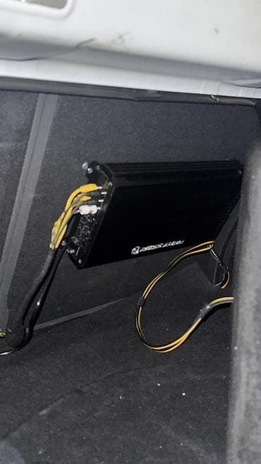 e 250 cdi: Avtomobil üçün tam audio sistemi - Ön paneldə idarəetmə bloku: səs — 2
