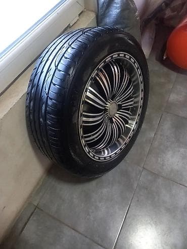 disk teker satisi: Avtomobil üçün disk və şin komplekti - Ölçü: təxmini 18" yüngül — 2