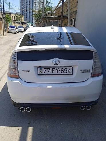 monitor prius: Toyota Prius Hybrid – ağ rəng, 5 qapı, hetçbek gövdə. Mühərrik və — 2