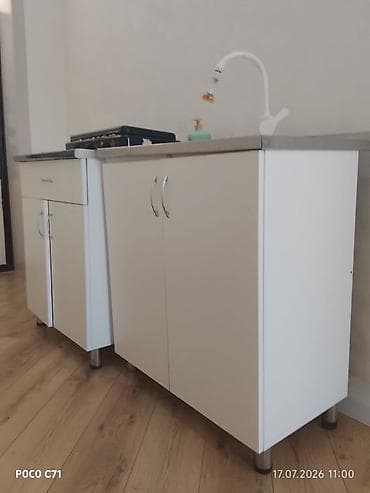 Moyka altdığı və dolab. İşlənib ıakin çox gözəl vəziyyətdədir. İkisi — 3