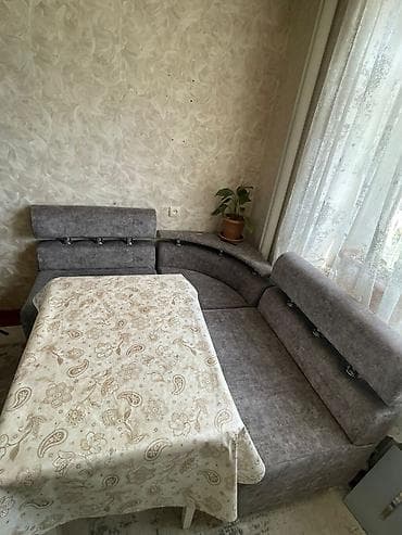 Divan və masa dəstləri: Künc divan, Mətbəx üçün, Açılmayan — 1
