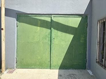 dekor divar: Metall qapı – ikiqat açılan - Material: qalın metal təbəqə, möhkəm — 1