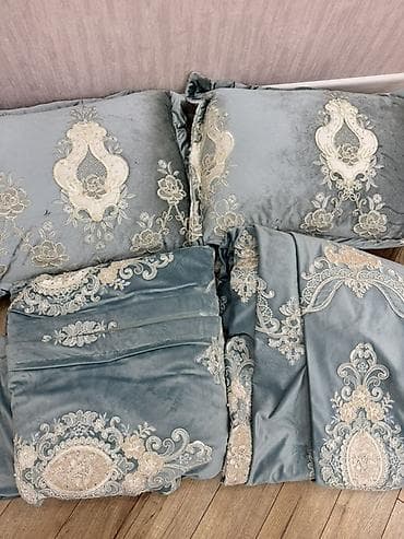 Покрывала: Iki eded paduska+ uzu 2 eded perde dekoru satilir cox boyukdu — 2