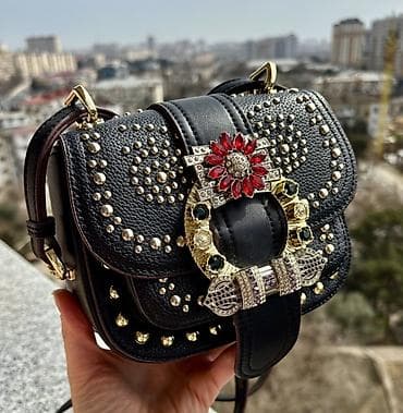 sumqa: Miu Miu brendinin qara çiyin çantası - Material: teksturalı dəridən — 1