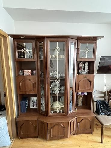 bulud qab: Mebel dəsti – qonaq otağı üçün vitrin-sep və paltar şkafı - Material — 2