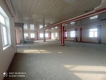 Kommersiya daşınmaz əmlakının satışı: Geniş və işıqlı tədbir zalı/kommersiya məkanı. Açıq planlı, sütunlu — 2