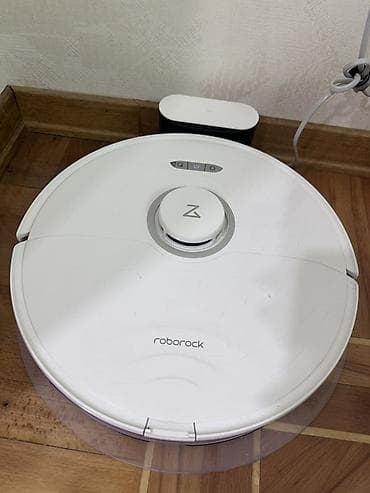 Roborock robot tozsoran s8 - Ağ korpus, dairəvi dizayn, üst paneldə Z
