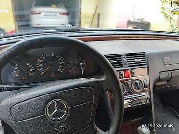 07 şəkili: Mercedes-Benz C-Class: 2.2 l | 1999 il Sedan — 5