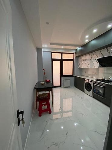 Потолок: İcarəyə verilir 2 otaqlı yeni tikili 84 m², 8 Noyabr m. Kateqoriya — 7
