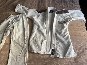 adidas salvar: Cudo paltari satilir. Az geyilib. 9 yas — 1