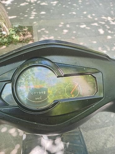 moped: 2020 il, 7000 km — 2