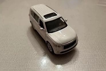 Ağ rəngli metal oyuncaq SUV avtomobil modeli - Material: die-cast