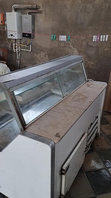 Холодильное оборудование: Soyuduculu vitrin (mağaza/bakery/market üçün) • Ön hissəsi əyri — 6