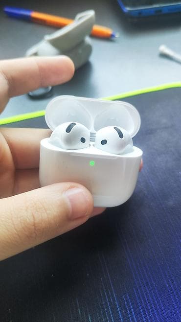 airpods 4 case: İşlənmiş Simsiz (Bluetooth) Qulaqcıqlar, Apple, rəng - Ağ — 3