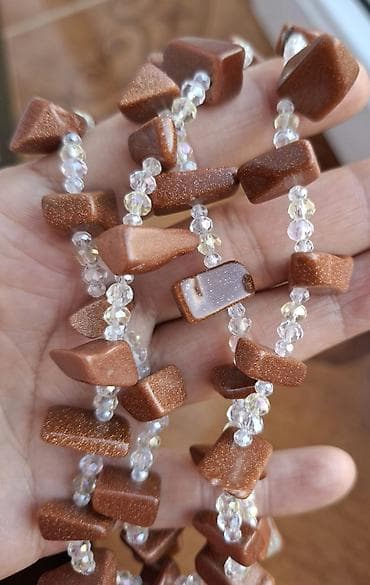 Qadın geyimləri: Anvantyurin daşları və kristal muncuqlardan hazırlanmış boyunbağı və — 9