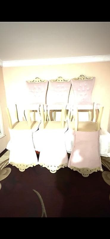 divarda kitab refleri: Yeni, Divan, Azərbaycan — 3