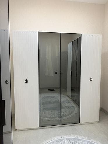 kupe maşınlar: 4 qapılı, Ağ, Kupe, Düz dolab — 1