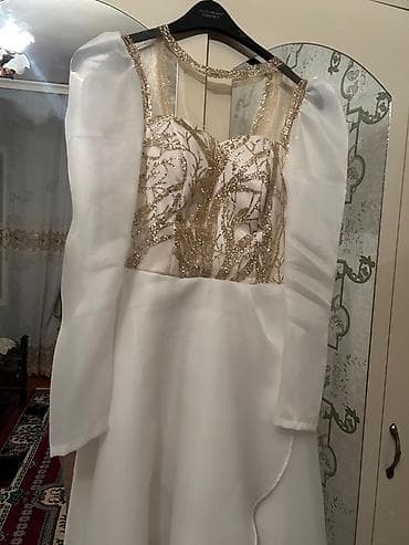 ağ xına: 400azna alınıb 150 azna satılır 1 defe geyinilib tezeden hech bir — 2