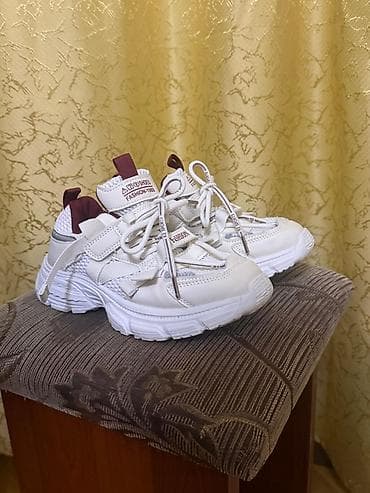 uşaq ayaqqabıları: Uşaq üçün idman ayaqqabısı - Rəng: ağ (bordo detallar və iç astar) - — 1