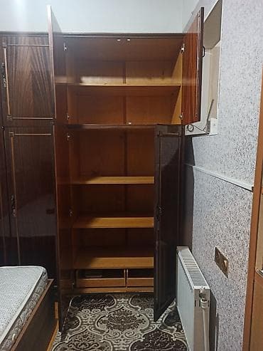 divar ici skaflar: İşlənmiş, 4 qapılı, Siyirməli, Qəhvəyi, Taxta, Açılan, Düz dolab — 2
